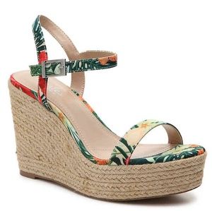 Charles David Floral Wedges sz 6